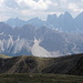 Monte Telegrapho: Blick Richtung Dolomiten.<br />Vorn die Gatter der Skipisten-Sicherung.<br />(Foto: Martin B.)