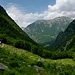 Sicht über die Alp Corte di Valle durchs Val Cocco