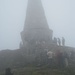 Jägerdenkmal im Nebel