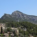 Port de Soller ist von Bergen eingerahmt