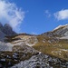 Im oberen Teil des Anstiegs zur Arzler Scharte. Durch die Schotterreisen links fährt man beim Abstieg ab.