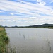 Novozámecký rybník (Hirnsener Großteich), den Burgfelsen Habstein genau zwischen die Bösige gequetscht