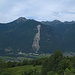 Der stark auffallende Bergsturz-Hang von Preonzo