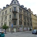 Ostrau: Die Stodolni-Strasse (links) ist Teil eines städtischen Sanierungsprojektes, für die Renovation der Fassade rechts hats noch nicht gereicht