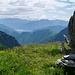 Gipfelmann des Munzelüm - im Hintergrund der Lago Maggiore