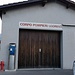 <b>Bisogna iniziare da qui:</b><br />Si nota la macchinetta che distribuisce i permessi per la strada per Legri - Pon di Sopra<br />costa 10CHF, e accetta monete fino 2 CHF (no euro)<br />Si trova a Lodrino, Via Vetreria 7<br /><a href="https://www.google.it/maps/place/Via+Vetreria+7,+6527+Lodrino,+Svizzera/@46.300066,8.9821182,17z/data=!3m1!4b1!4m2!3m1!1s0x47844d4ac4bfc687:0x21937432ac46c366" rel="nofollow"> GoogleMaps </a><br />