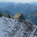 Hüenerbergsattel - Ausblick nach Westen: Grenzkopf links und Graukopf rechts zum Greifen nahe