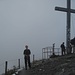 am Gipfelkreuz des Walmendingerhorn (1990 m)