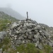 auf dem montenegrinischen Gipfel: Crnogorski Maglić (2388m) - der Steinhaufen scheint allerdings nicht auf dem höchsten Punkt errichtet worden zu sein ...