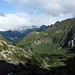 Rückblick auf die Alpe Zarìa, während es im Norden etwas regnet.