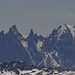 Ausschnitt aus dem im Südosten sichtbaren Gipfel-Band