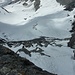 Blick in die Aufstiegsflanke, unten der Taminser Gletscher, rechts der Mittelgrat