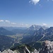 Ehrwalder Becken mit Zugspitze. Der markante Zacken rechts ist die Ehrwalder Sonnenspitze
