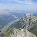 Tiefblick vom Gipfel ins Reusstal