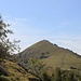 <b>Monte Cornizzolo (1240 m), in dialetto "Curnisciöö"</b>. Il monte è sede di antichi culti preceltici, celtici e romani.