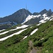 in diesem Kessel gehts sehr sonnig und heiss über den Blau-Schnee zum Säntis