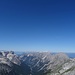 Fantastische Aussicht auf die nördliche Karwendelkette mit dem Wettersteingebirge bildmittig im Hintergrund