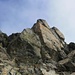 Der Gipfelkopf vom Piz Sarsura (3178m).<br /><br />Von rechts steigt man vom Grätchen her ab, danach gehts durch die Rinne (links) nach oben und von dort direkt auf den Gipfel.