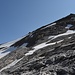 für den letzten Anstieg zum Furggji überqueren wir noch ein Schneefeld, Spuren von den Vorgängern sind sichtbar; 