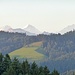 Blick von Zuhause. Links und rechts vom Mönch, die zwei Voralpengipfel sind heute mein Ziel