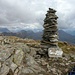 Ein Steinmann markiert den Gipfel des Giübin (2776m)