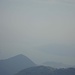 Aguzzate la vista! Lago Maggiore avviluppato di brume da afa.