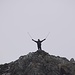 Foto von Philipp als ich auf dem Lattenhorn (2862m) stand. Er wartete auf dem Grat weil er sich den Aufstieg nicht zutraute bei den eisigen Bedingungen.