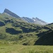 Le montagne del versante N e l'imbocco della Val Vignun