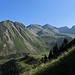 erster Blick am Grat über Alp Oberberg: es erheben sich dahinter Galmschibe, Männliflue, Winter- und Erbithore