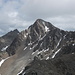 im Norden: in der Mitte die Vordere Karlspitze (3233m), auf die ebenfalls ein markierter Steig durch das Falgintal führt, Informationen darüber sind rar. Links davon die Hintere Karlspitze (3160m)