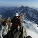 Aufstieg vom Hugisattel (4088 m) über den Nordwestgrat zum Finsteraarhorn (4274 m).<br />Begegnung mit einem anderen fleißigen Gipfelsammler