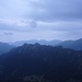 Links unten Oberammergau: Im Vordergrund der vom Kofel ausgehende Klammspitzgrat