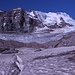 Im Abstieg von der Bethlemi-Hütte - Blick über seitliche Moränen und einen Teil des Gletschers zum Ortsveri.