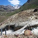 Uno dei ponti tibetani che portano al Branca per il sentiero glaciologico alto. Notare la portata del disgelo....