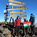 Geschafft - Kilimanjaro mit den neuen Schild