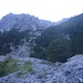 Der Abstieg: kein Knieschoner! Auf etwa 1300 m sieht es immer noch so aus
