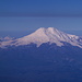 Elbrus - Ausblick zum vergletscherten Vulkan während unseres Rückflugs von Mineralnye Vody nach Jerewan. Gut sind aus dieser Perspektive die beiden Gipfelkuppen zu erkennen.