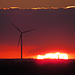 Windrad bei Sonnenuntergang / ruota a vento al tramonto