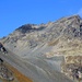 Aussicht vom Bergweg auf den Scalettapass / Cuolm S-chaletta beim Scalettariser aufs Bocktenhorn (3044m). <br /><br />Der scheinbar höhere Gipfel rechts ist nur eine Gratschulter.