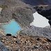 Tiefblick auf die verschieden farbigen namenlosen Bergseen (P.2718m) unterhalb vom Chüealp Gletscher.