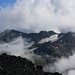 Wolkenfetzten streichen ums Scalettahorn (3056m).
