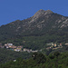 Auf der Fahrt zum Parkplatz am Monte Perone / in tragitto al parcheggio al Monte Perone: Marciana e il Monte Giove