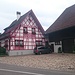 Eines der vielen schönen Fachwerkhäuser in Kaiserstuhl AG (Rückansicht).