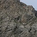 Vier Alpinwanderer im Abstieg durch den unteren Wandteil der Südostwand.