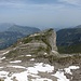 Oberhalb des Felsbandes. Blick über den Schinberg hinweg ins Mittelland.