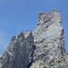 Im Zoom: Der Gipfelaufbau von der Tschep-Seite.