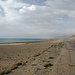 Der Karakul ist ein 380km2 grosser, salzhaltiger, abflussloser See auf fast 4000m