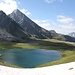 <b>Dopo la carrellata di foto scendo verso il Lago Boden inferiore (2432 m); qui si potrebbe rimanere a lungo in contemplazione. </b>