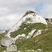 <b>Affioramenti di dolomia bianca.<br />Il 10.9.1801, questi affioramenti della Val Toggia incuriosirono anche il geologo Déodat de Dolomieu, in viaggio dalla Val Vigezzo ad Airolo.</b>