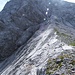 Blick zur östl.Karwendelspitze über die steilen Platten der Vogelkarscharte.